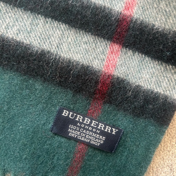 Vintage Burberry Check Cashmere Scarf - Picture 4 of 4